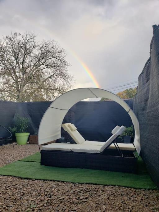 Bulles Etoilees Appartement Avec Jacuzzi Prive Montrevel-en-Bresse Exteriér fotografie